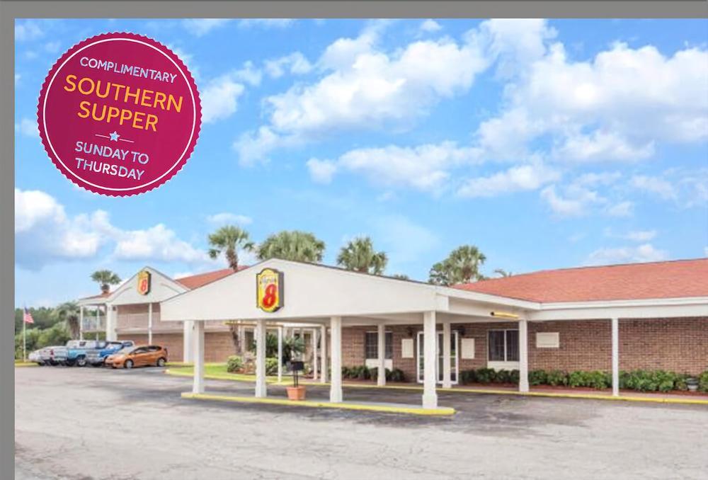 Super 8 By Wyndham Lake City Ngoại thất bức ảnh