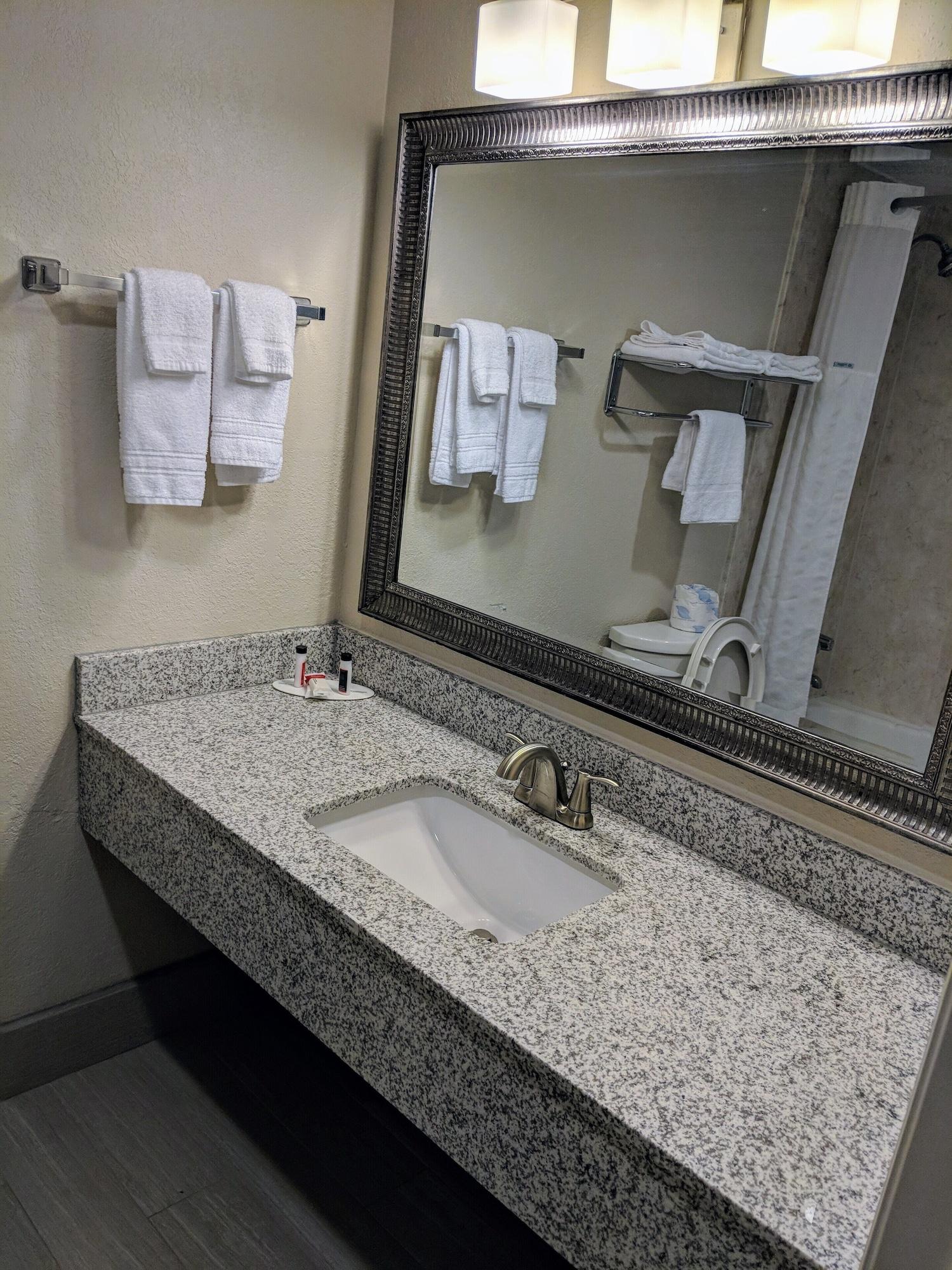Super 8 By Wyndham Lake City Ngoại thất bức ảnh