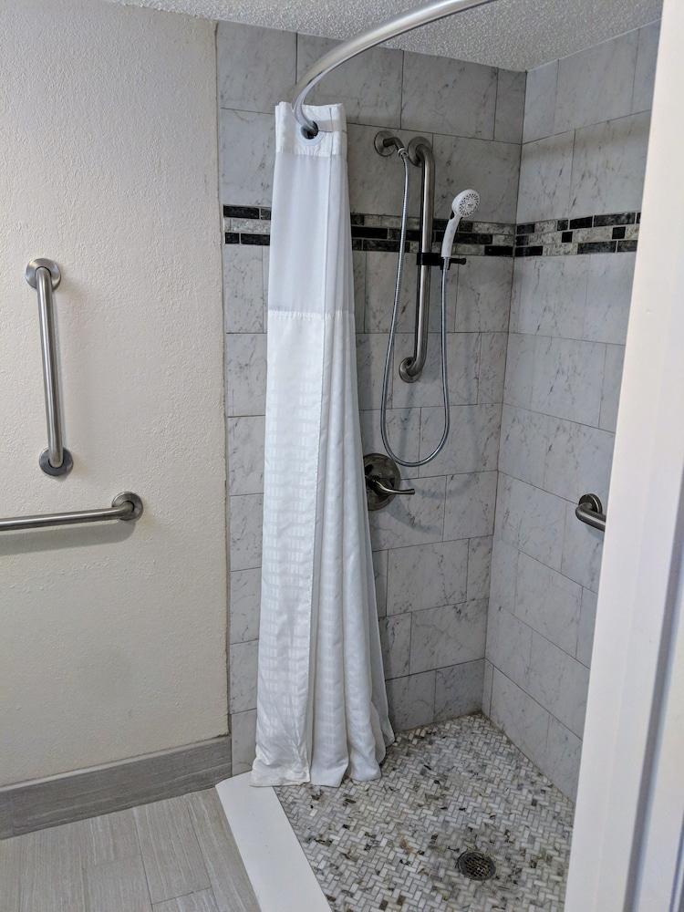 Super 8 By Wyndham Lake City Ngoại thất bức ảnh