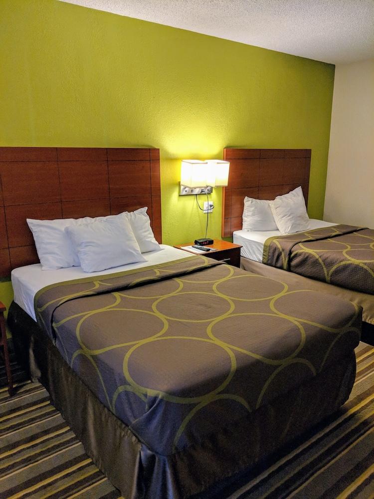 Super 8 By Wyndham Lake City Ngoại thất bức ảnh
