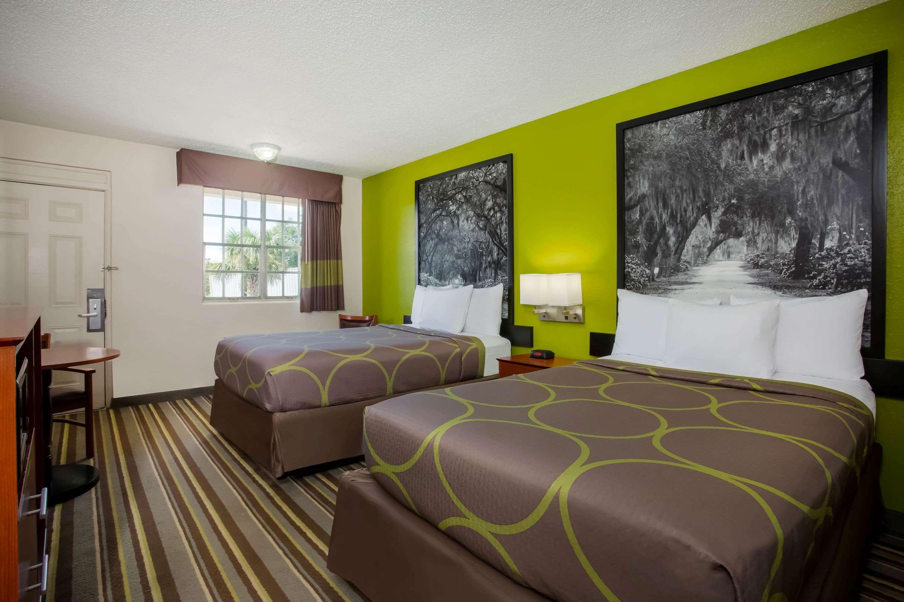 Super 8 By Wyndham Lake City Ngoại thất bức ảnh